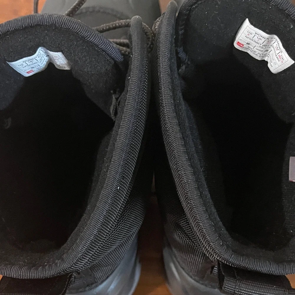 The North Face Women's Black Winter Boots - Picture 5 of 5